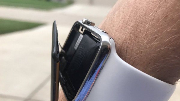 Apple Watch 手表电池膨胀弹出显示屏，苹果面临集体诉讼-ios学习从入门到精通尽在姬长信