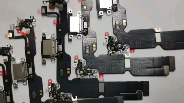 苹果 iPhone 15 USB-C 组件视频曝光，尾插疑似加密-ios学习从入门到精通尽在姬长信