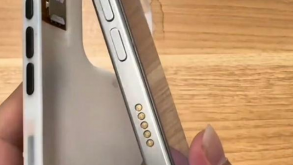 华强北商家使用外置 SIM 卡槽改装 iPhone 15 Pro-ios学习从入门到精通尽在姬长信